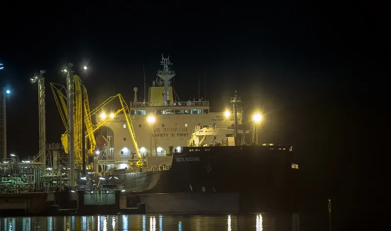 ARCTIC BLIZZARD Tanker IMO 9350862 photo 3