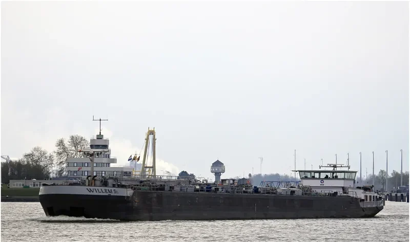 WILLEM SR. Tanker IMO 9350941 photo 5