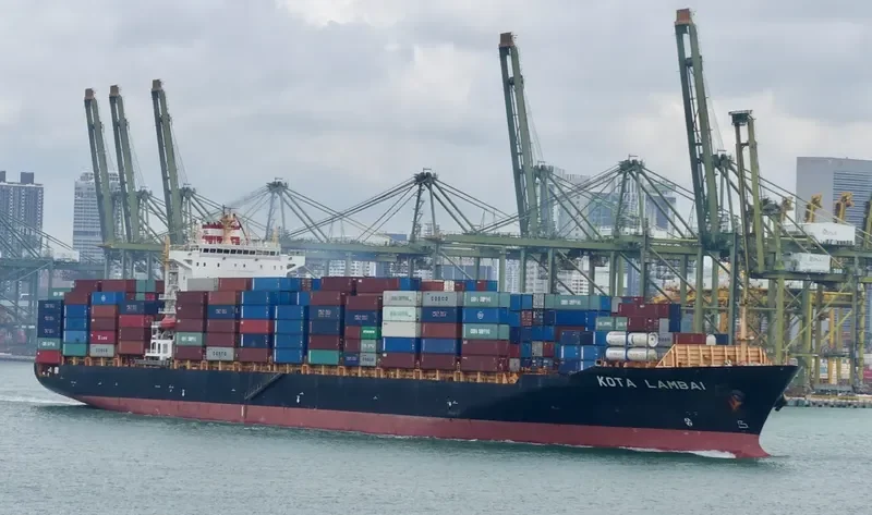 KOTA LAMBAI Container Ship IMO 9351024 photo 3