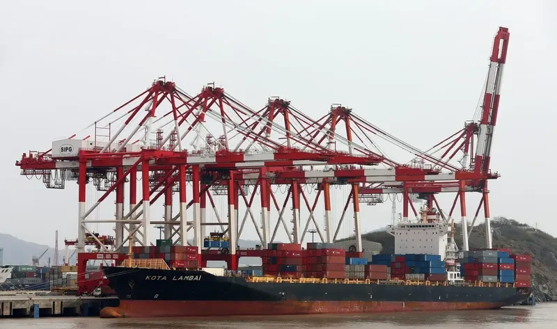 KOTA LAMBAI Container Ship IMO 9351024 photo 7