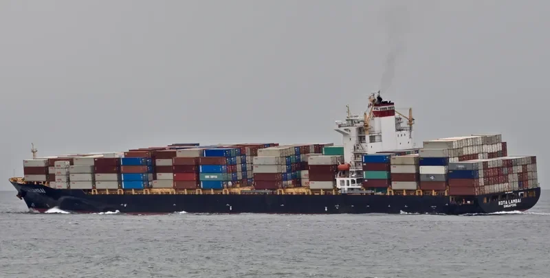 KOTA LAMBAI Container Ship IMO 9351024 photo 10