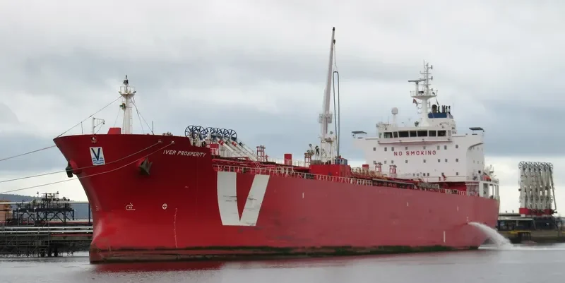 IVER PROSPERITY Tanker IMO 9351921 photo 4