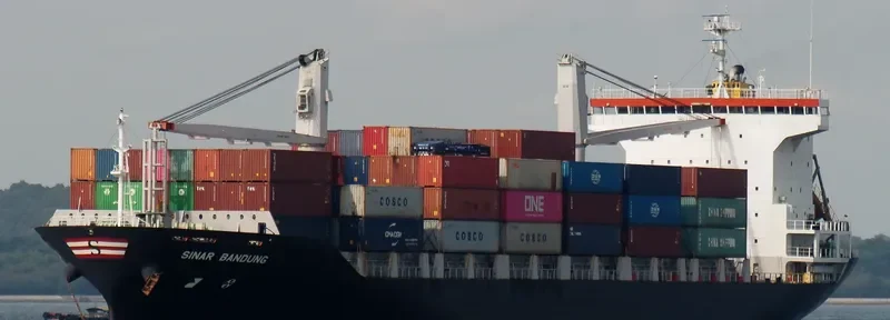 SINAR BANDUNG Container Ship IMO 9352432 photo 9