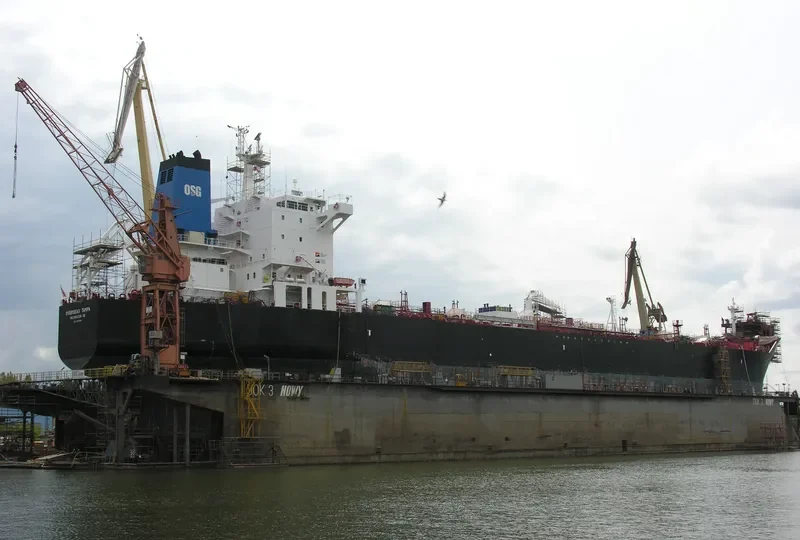 OVERSEAS TAMPA Tanker IMO 9353606 photo 8