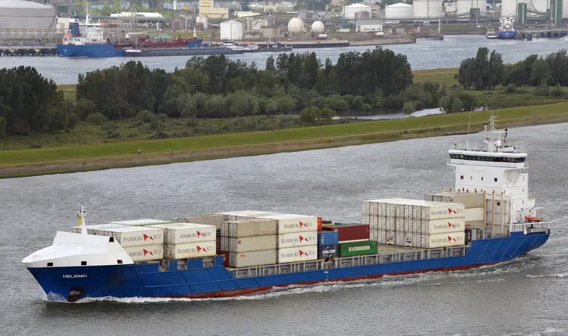 LOLA B Container Ship IMO 9353723 photo 4