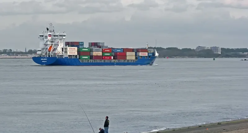 LOLA B Container Ship IMO 9353723 photo 6