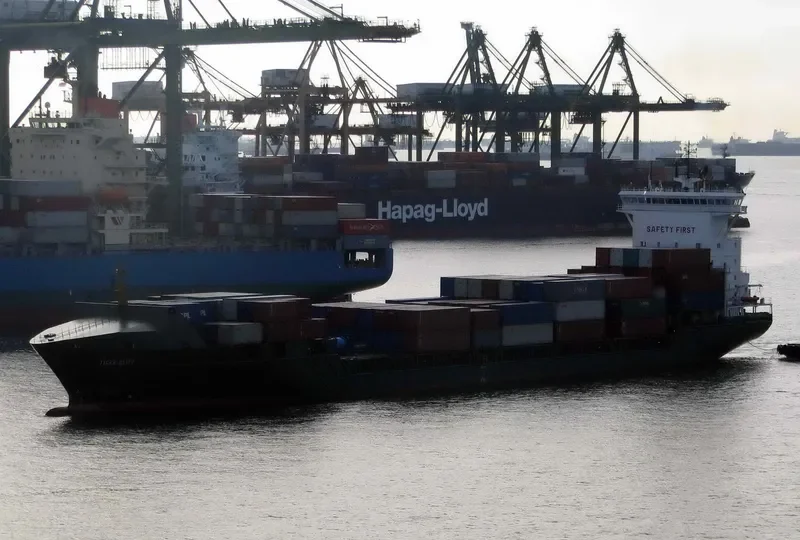 UNISKY Container Ship IMO 9353747 photo 8