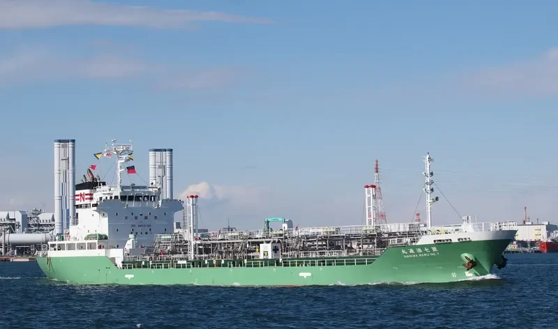 NANIWA MARU NO.7 Tanker IMO 9354480 photo 4