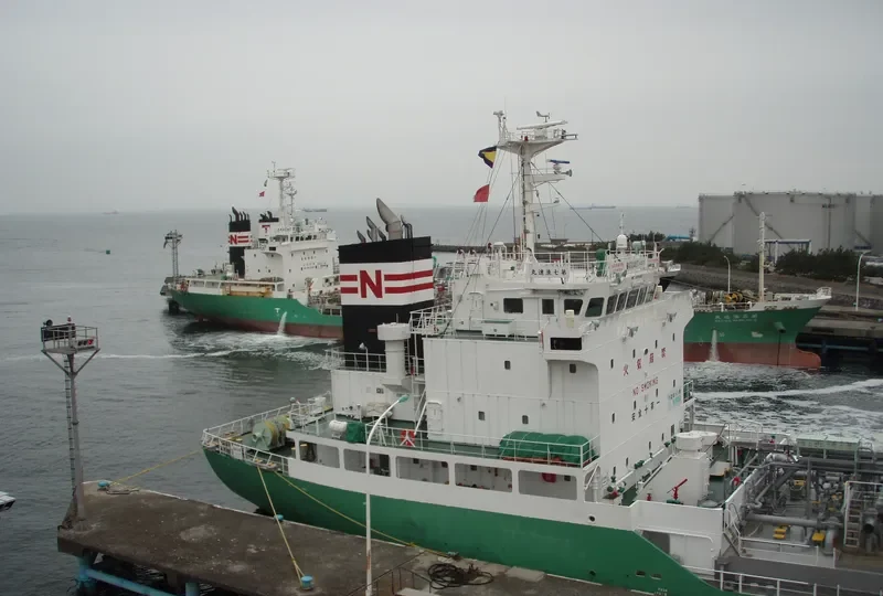 NANIWA MARU NO.7 Tanker IMO 9354480 photo 6