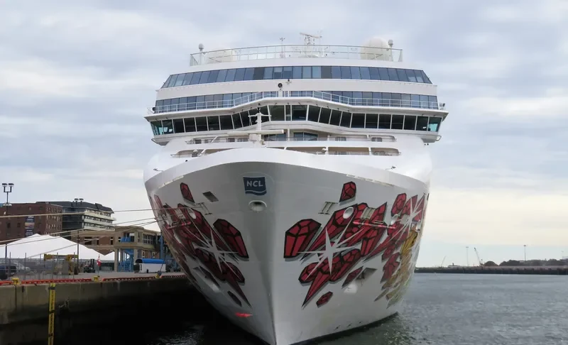 NORWEGIAN GEM Passenger Ship IMO 9355733 photo 6
