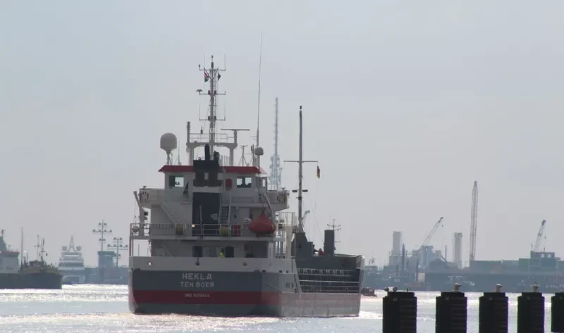 HEKLA Container Ship IMO 9356505 photo 9