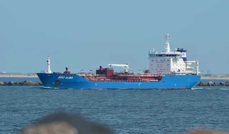 BRO ALMA Tanker IMO 9356610 photo 9