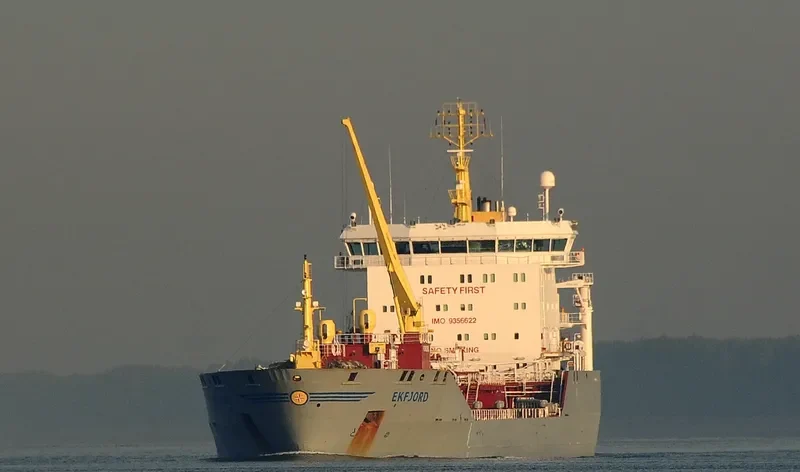 ST SARA Tanker IMO 9356646 photo 7
