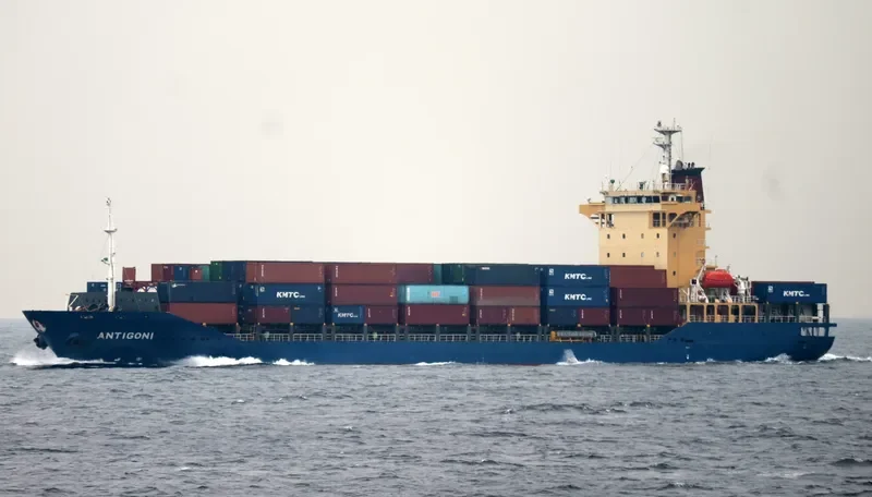 HF WEALTH Container Ship IMO 9356799 photo 3