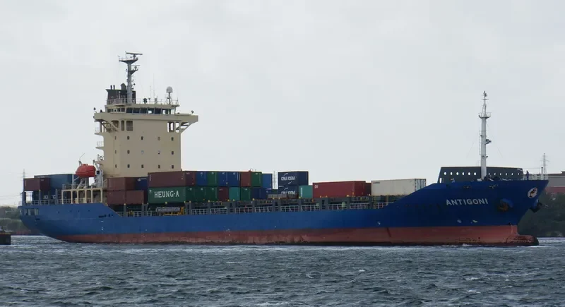 HF WEALTH Container Ship IMO 9356799 photo 4