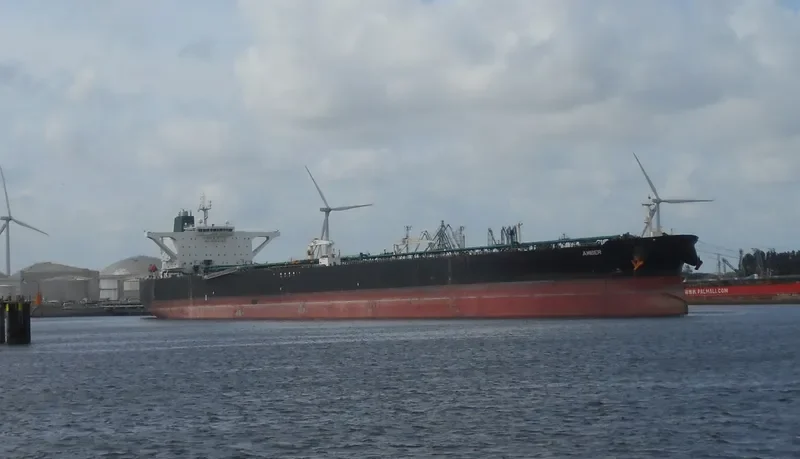 AMBER Tanker IMO 9357406 photo 4