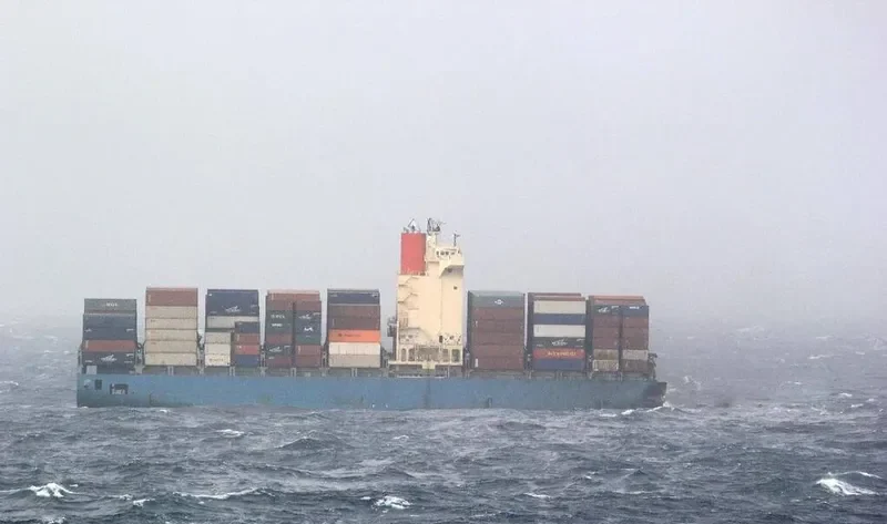 MOL COMFORT Container Ship IMO 9358761 photo 4