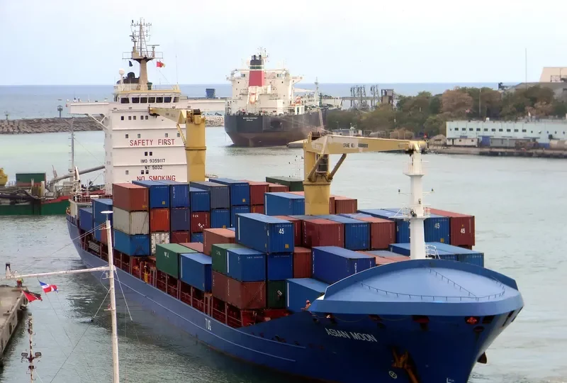 ASIAN MOON Container Ship IMO 9359117 photo 10