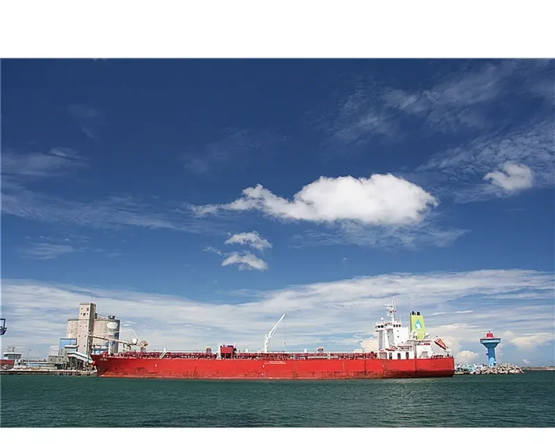 GULF DEFFI Tanker IMO 9359882 photo 2