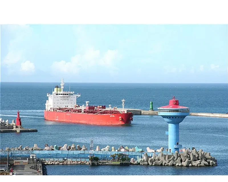 GULF DEFFI Tanker IMO 9359882 photo 9