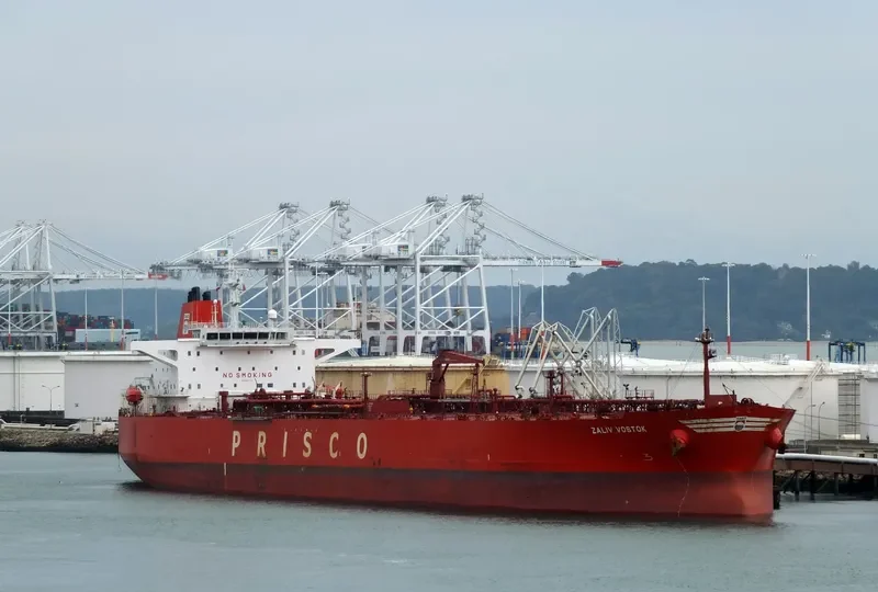 ZALIV VOSTOK Tanker IMO 9360130 photo 10