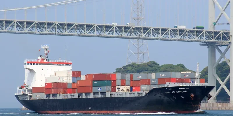 DONGJIN AUBE Container Ship IMO 9360283 photo 8