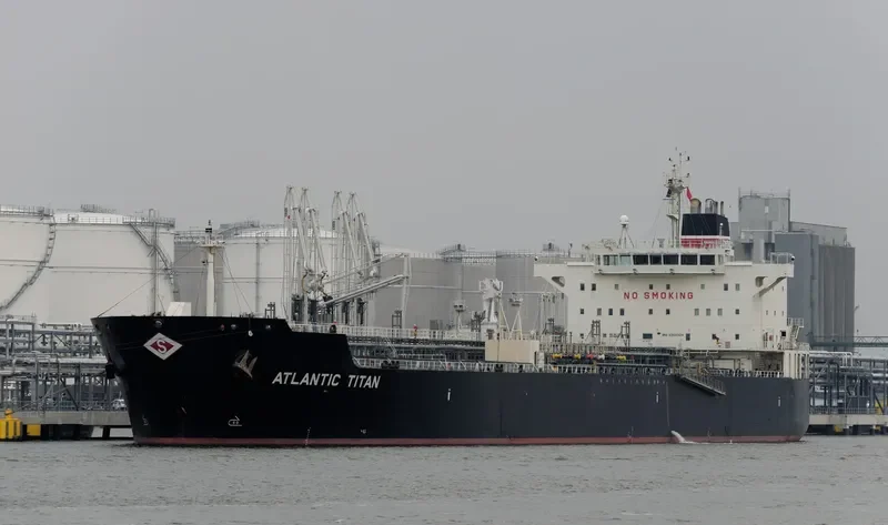 ATLANTIC TITAN Tanker IMO 9360324 photo 10