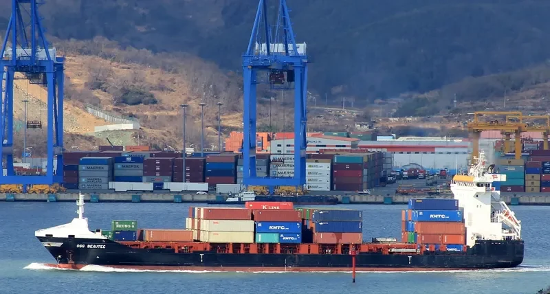 OSG BEAUTEC Container Ship IMO 9361275 photo 4