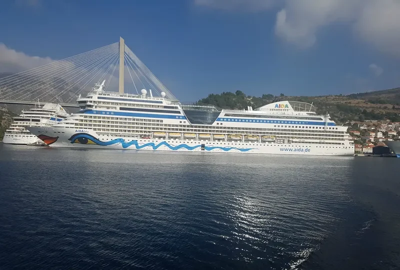 AIDABELLA Passenger Ship IMO 9362542 photo 2
