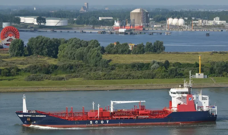 RHL NUERNBERG Tanker IMO 9365257 photo 3