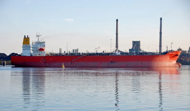 HIGH MARS Tanker IMO 9366275 photo 2