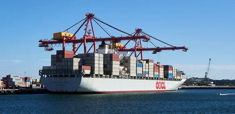 OOCL KUALA LUMPUR Container Ship IMO 9367176 photo 2