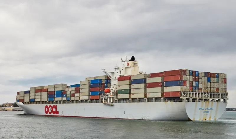 OOCL OAKLAND Container Ship IMO 9367190 photo 3
