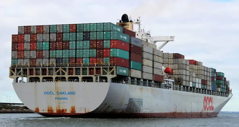 OOCL OAKLAND Container Ship IMO 9367190 photo 6