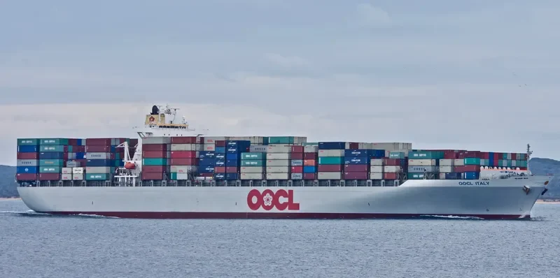 OOCL ITALY Container Ship IMO 9367205 photo 2