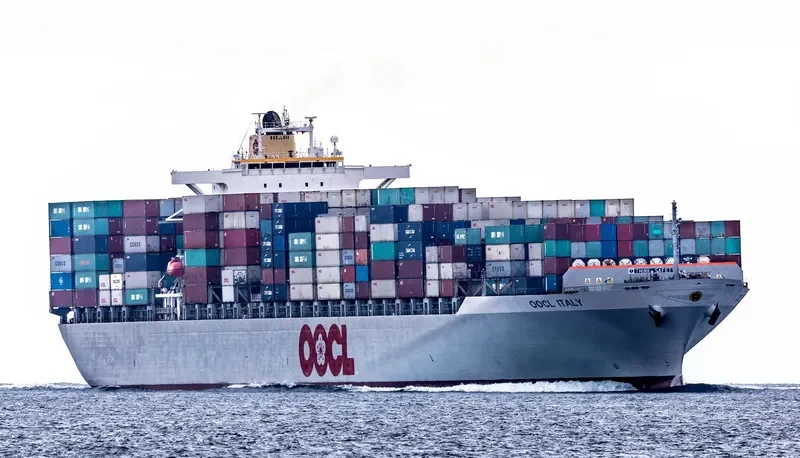 OOCL ITALY Container Ship IMO 9367205 photo 4