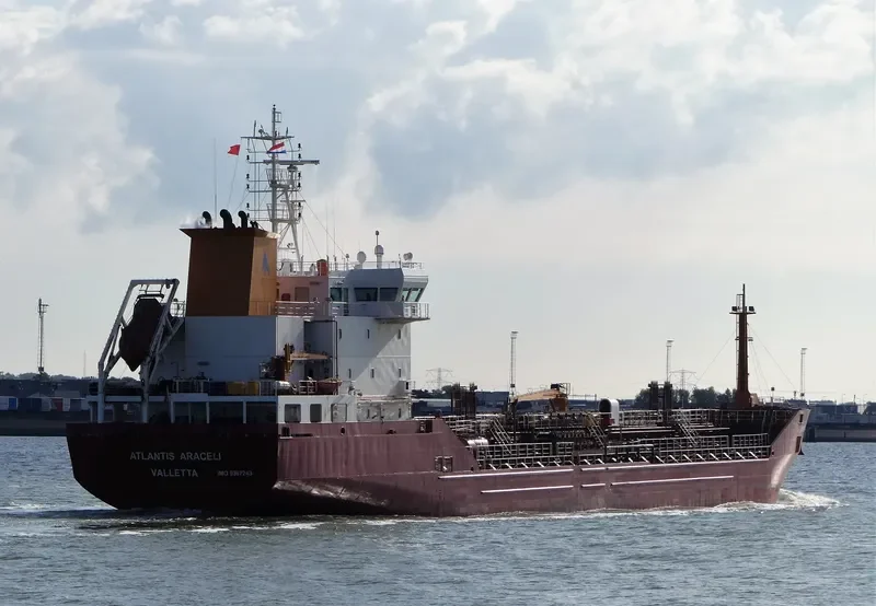 ATLANTIS ARACELI Tanker IMO 9367243 photo 2