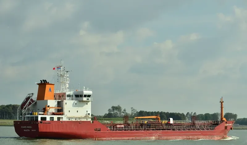 ATLANTIS ARACELI Tanker IMO 9367243 photo 5