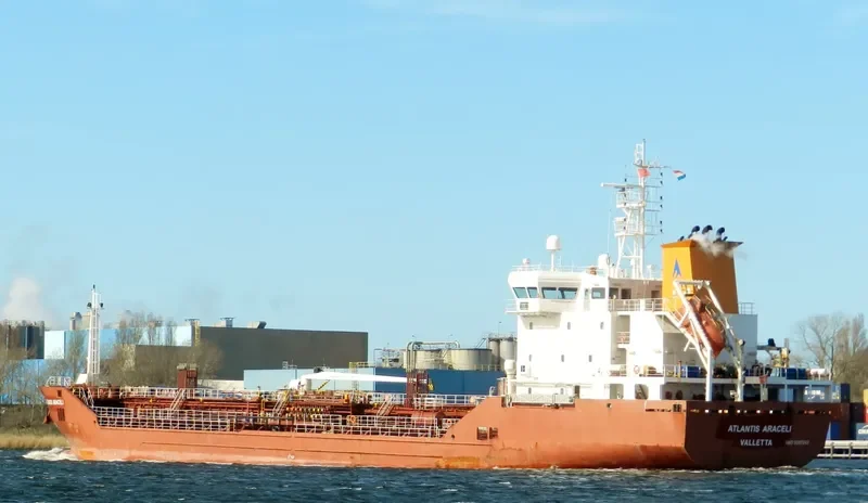 ATLANTIS ARACELI Tanker IMO 9367243 photo 10