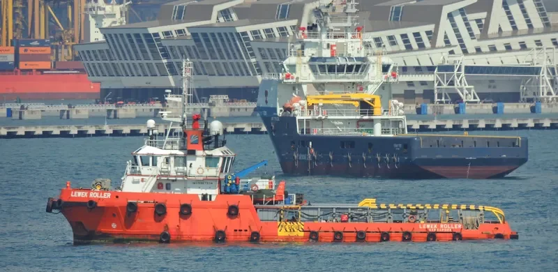 LEWEK ROLLER Offshore Vessel IMO 9367334 photo 2