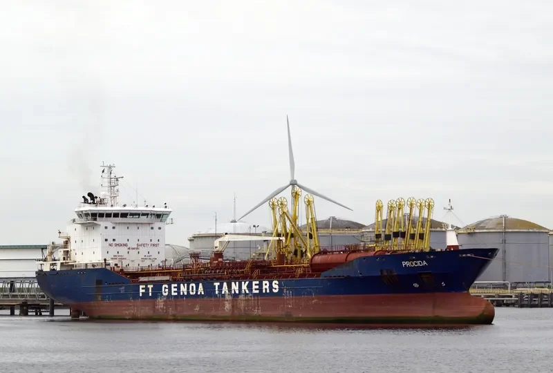 ERICUSA M Tanker IMO 9367372 photo 2