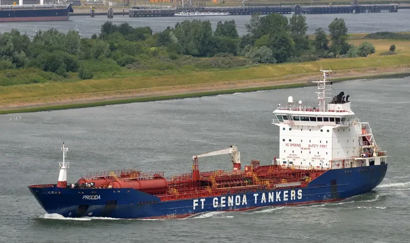ERICUSA M Tanker IMO 9367372 photo 3