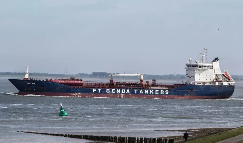 ERICUSA M Tanker IMO 9367372 photo 7