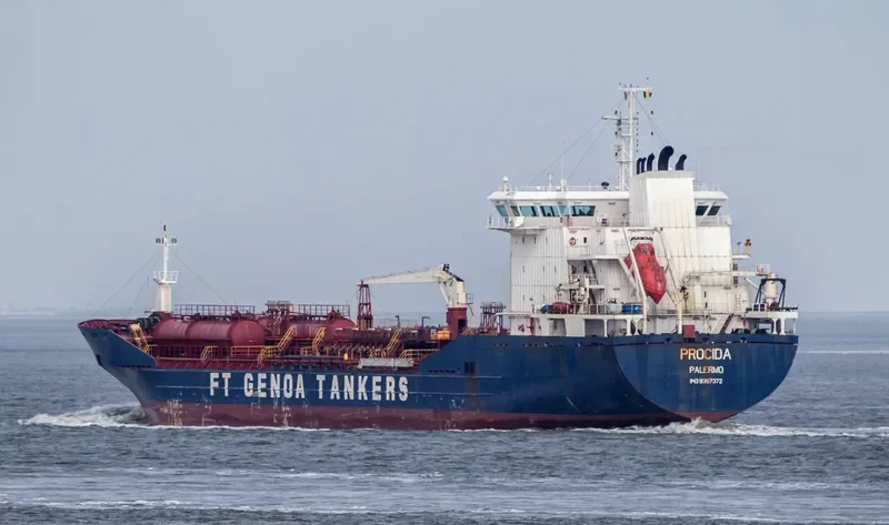 ERICUSA M Tanker IMO 9367372 photo 8