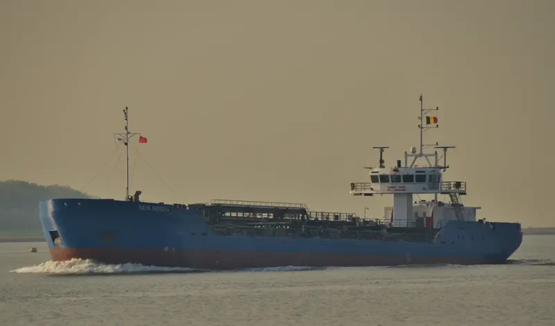 NEW JERSEY Tanker IMO 9367918 photo 4