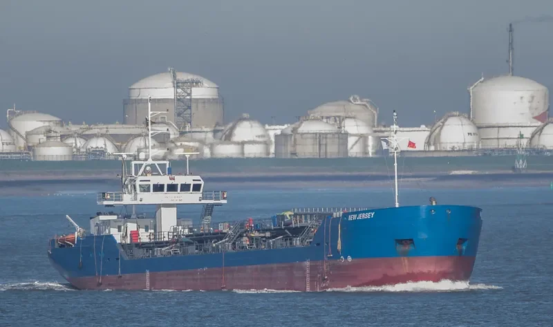 NEW JERSEY Tanker IMO 9367918 photo 8