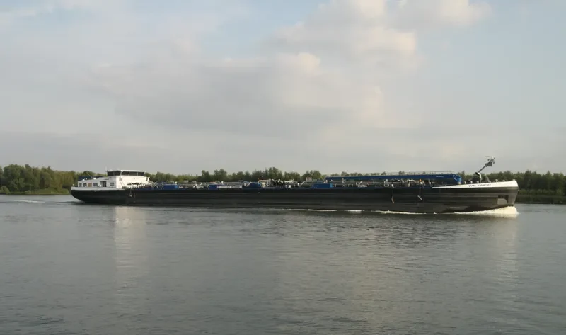 VALENCIA Tanker IMO 9369435 photo 7