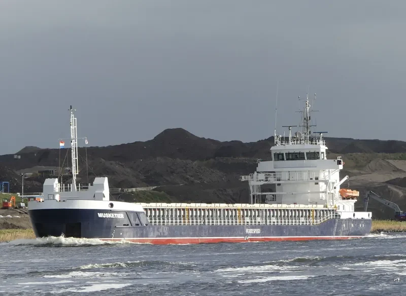 MUSKETIER Container Ship IMO 9369514 photo 7