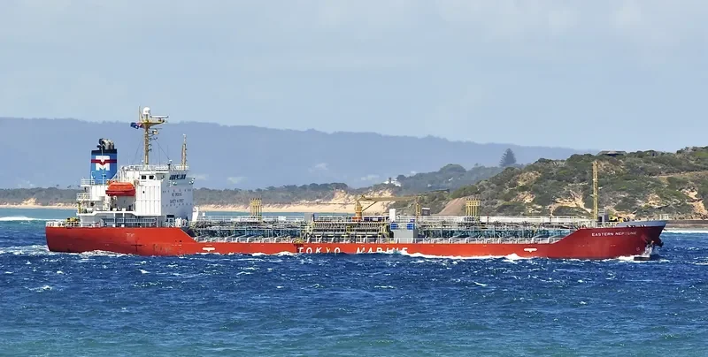 EASTERN NEPTUNE Tanker IMO 9370630 photo 4