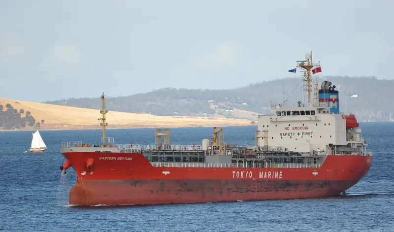 EASTERN NEPTUNE Tanker IMO 9370630 photo 8